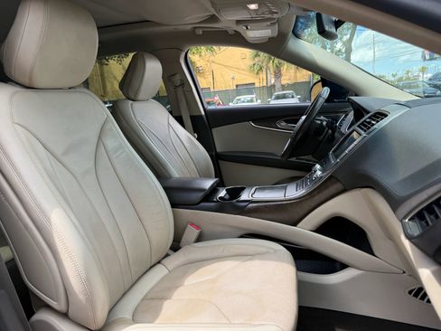 Used 2020 Lincoln Nautilus Reserve image 17