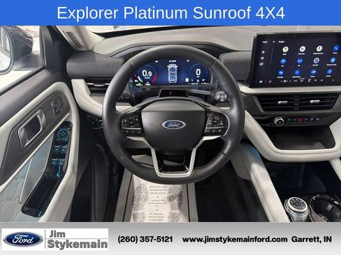 Used 2026 Ford Explorer Platinum w/ LUX Leather Package AWD/4WD image 33