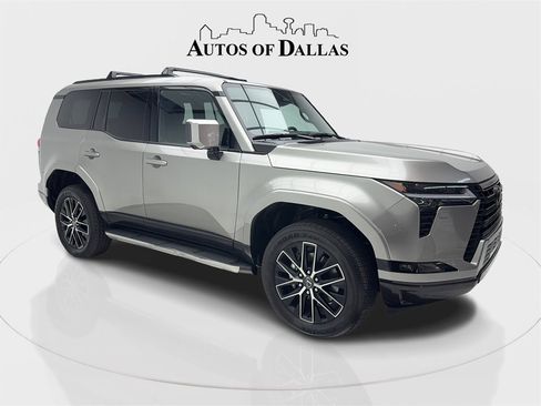 Used 2025 Lexus GX 550 image 2