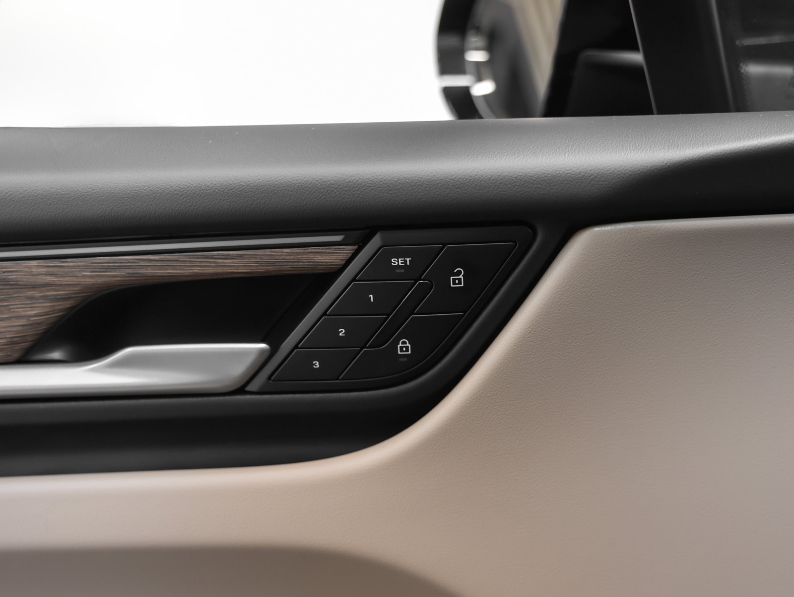 Certified 2026 Porsche Macan 4 Electric AWD/4WD image 30
