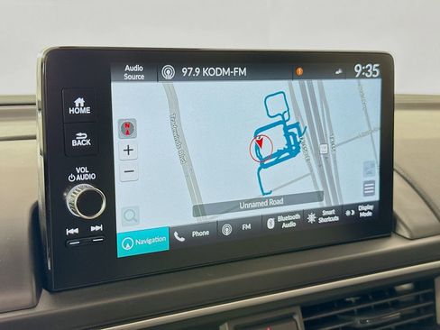 Used 2025 Honda Pilot Elite image 18