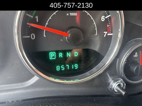 Used 2014 Jeep Wrangler Unlimited Sahara w/ Connectivity Group AWD/4WD image 10