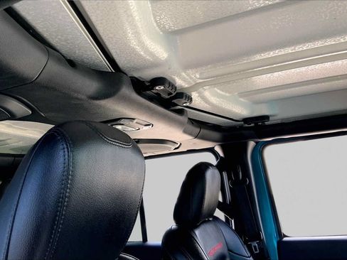 Used 2020 Jeep Wrangler Unlimited Rubicon AWD/4WD image 9