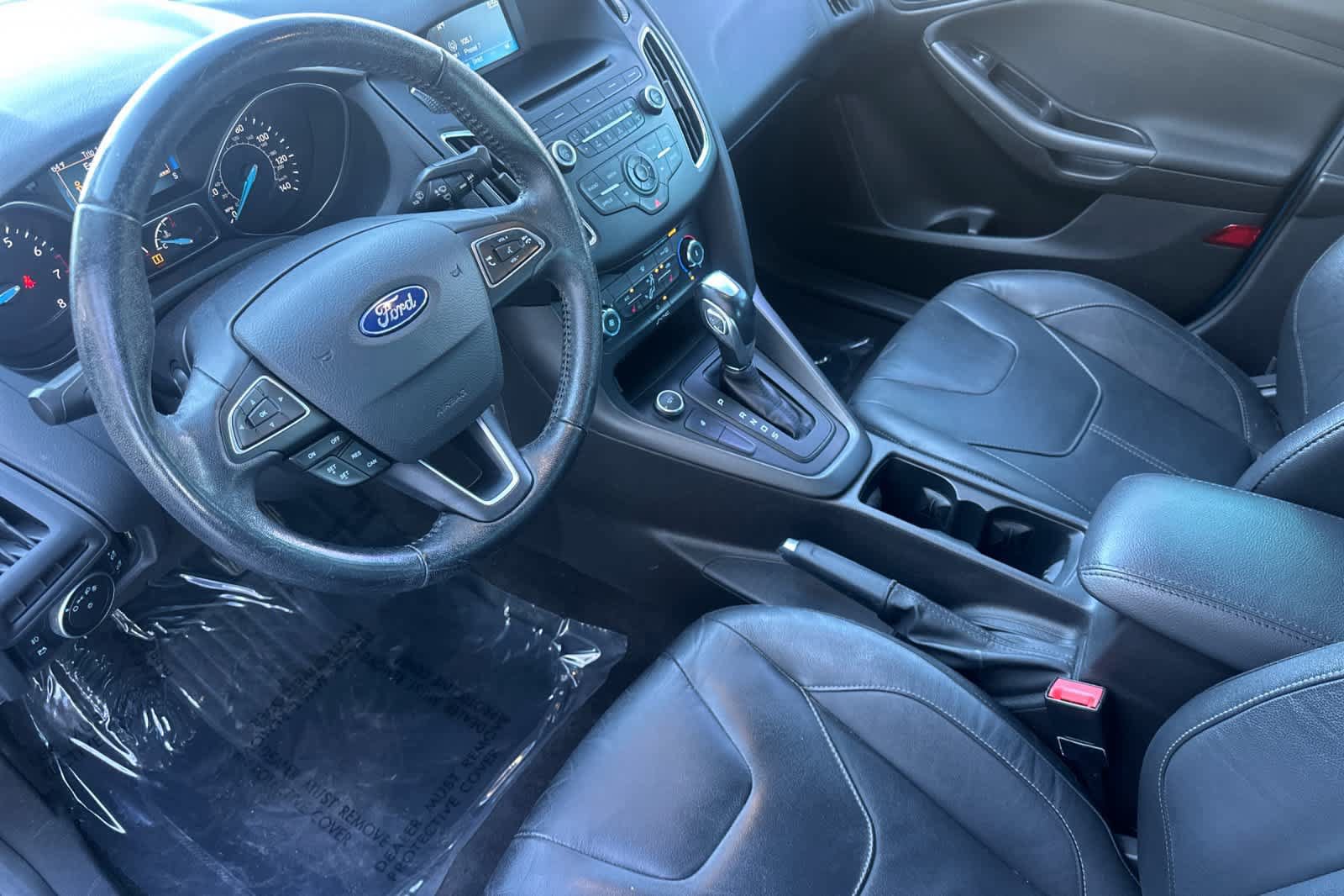 Used 2016 Ford Focus SE w/ Equipment Group 201A FWD image 11