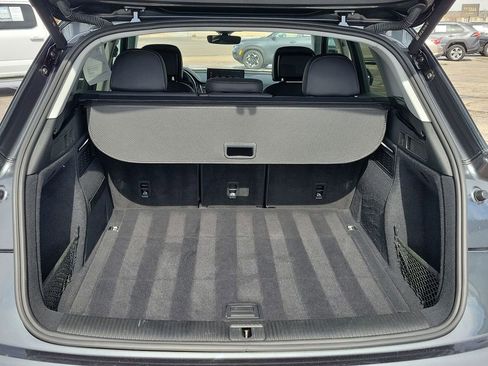 Used 2023 Audi Q5 2.0T Premium w/ Convenience Package image 11