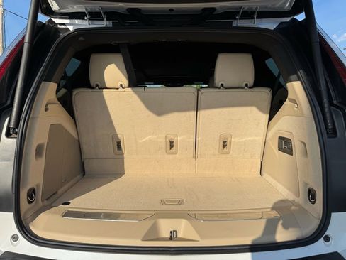 Certified 2023 Cadillac Escalade Premium Luxury w/ Performance Package image 37