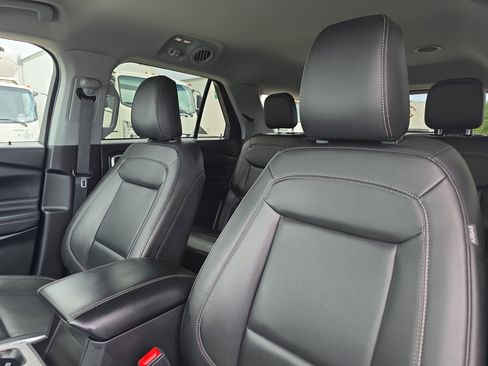 Used 2023 Ford Explorer XLT w/ Equipment Group 202A image 29