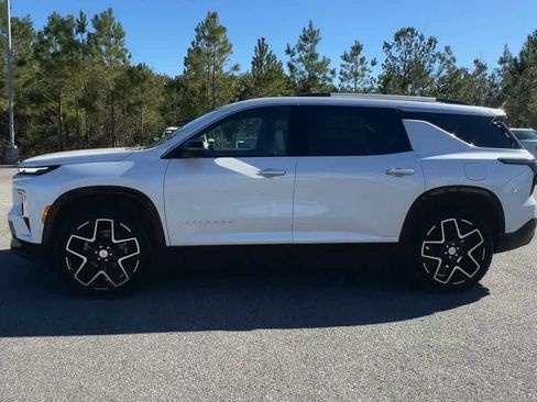 Used 2025 Chevrolet Traverse High Country w/ LPO, Floor Liner Package image 5