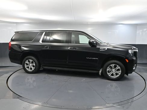 Used 2024 GMC Yukon XL SLE image 4