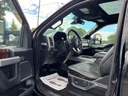 Used 2017 Ford F250 Platinum w/ Platinum Ultimate Package AWD/4WD image 20