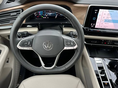 New 2026 Volkswagen Atlas SE image 13