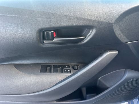 Used 2025 Toyota Corolla LE image 10