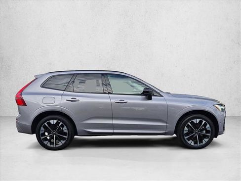 Used 2026 Volvo XC60 B5 Plus w/ Climate Package AWD/4WD image 4