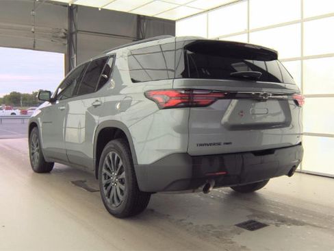 Used 2023 Chevrolet Traverse RS AWD/4WD image 2