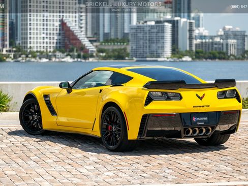 Used 2015 Chevrolet Corvette Z06 w/ 3LZ Preferred Equipment Group RWD image 15