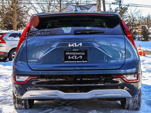 Certified 2023 Kia Niro Wave w/ Wave Preserve Package image 5