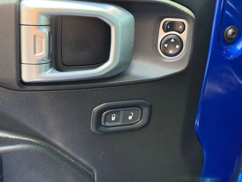 Used 2020 Jeep Wrangler Unlimited Sport AWD/4WD image 13