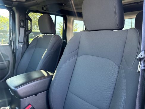 Used 2023 Jeep Wrangler Unlimited w/ 8.4" Radio Group image 10