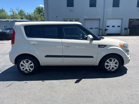 Used 2012 Kia Soul FWD image 2
