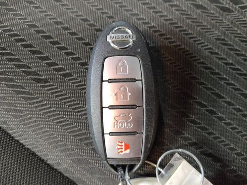Used 2021 Nissan Versa SV FWD image 32