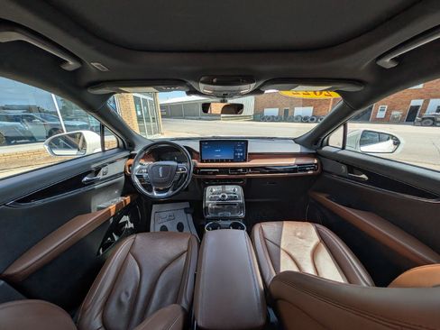 Used 2022 Lincoln Nautilus Reserve AWD/4WD image 31
