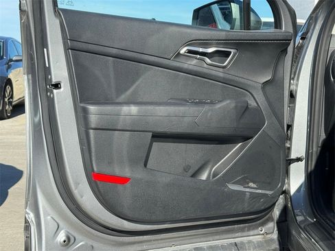 Used 2024 Kia Sportage LX image 21