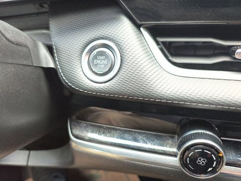 Used 2025 Chevrolet Equinox LT AWD/4WD image 15