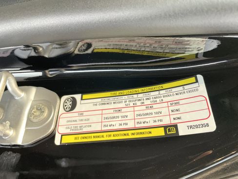 New 2026 Chrysler Pacifica Limited w/ Uconnect Theater Family Group FWD image 44