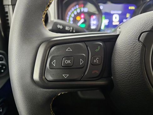Used 2024 Jeep Wrangler Unlimited image 22