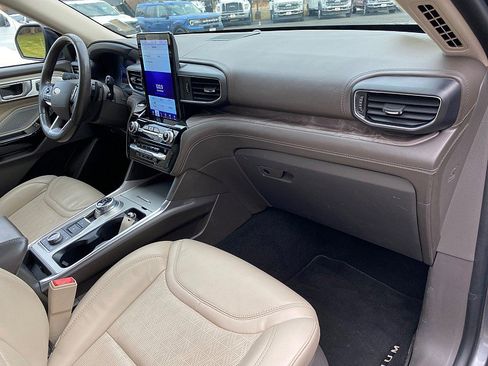 Certified 2021 Ford Explorer Platinum w/ Equipment Group 601A image 25