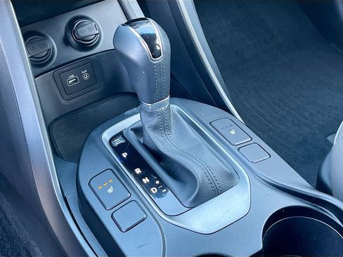 Used 2017 Hyundai Santa Fe Sport image 16