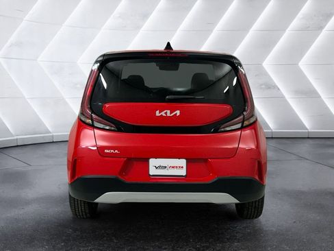 Used 2023 Kia Soul LX w/ LX Technology Package image 5