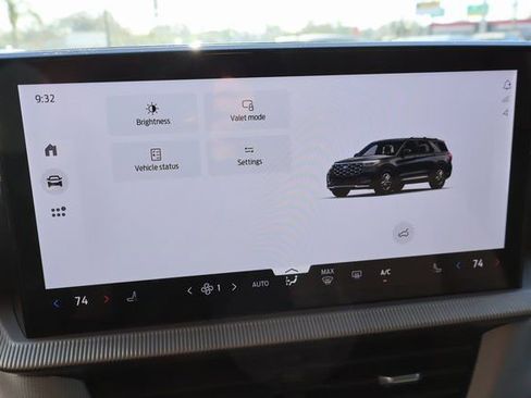 Used 2025 Ford Explorer Active image 39