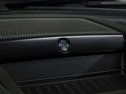 Used 2022 Ford F250 Lariat w/ Black Appearance Pkg image 53