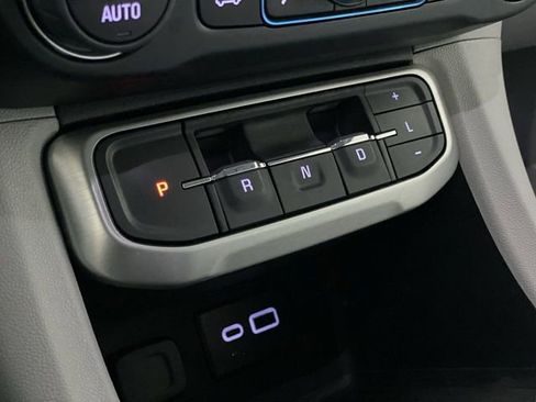 Certified 2023 GMC Acadia SLE w/ Driver Convenience Package image 21