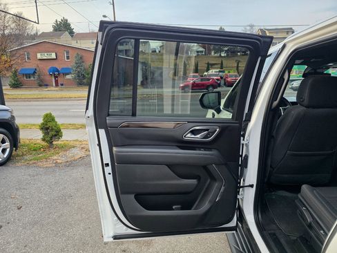 Used 2023 GMC Yukon XL SLE w/ Max Trailering Package image 13