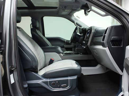 Used 2022 Ford F450 Limited w/ FX4 Off-Road Package image 16