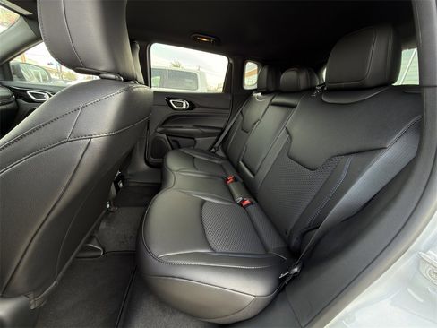 New 2026 Jeep Compass Latitude image 20
