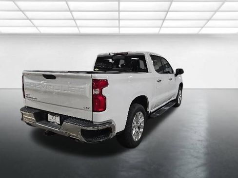 Used 2021 Chevrolet Silverado 1500 LTZ w/ Z71 Off-Road Package AWD/4WD image 4