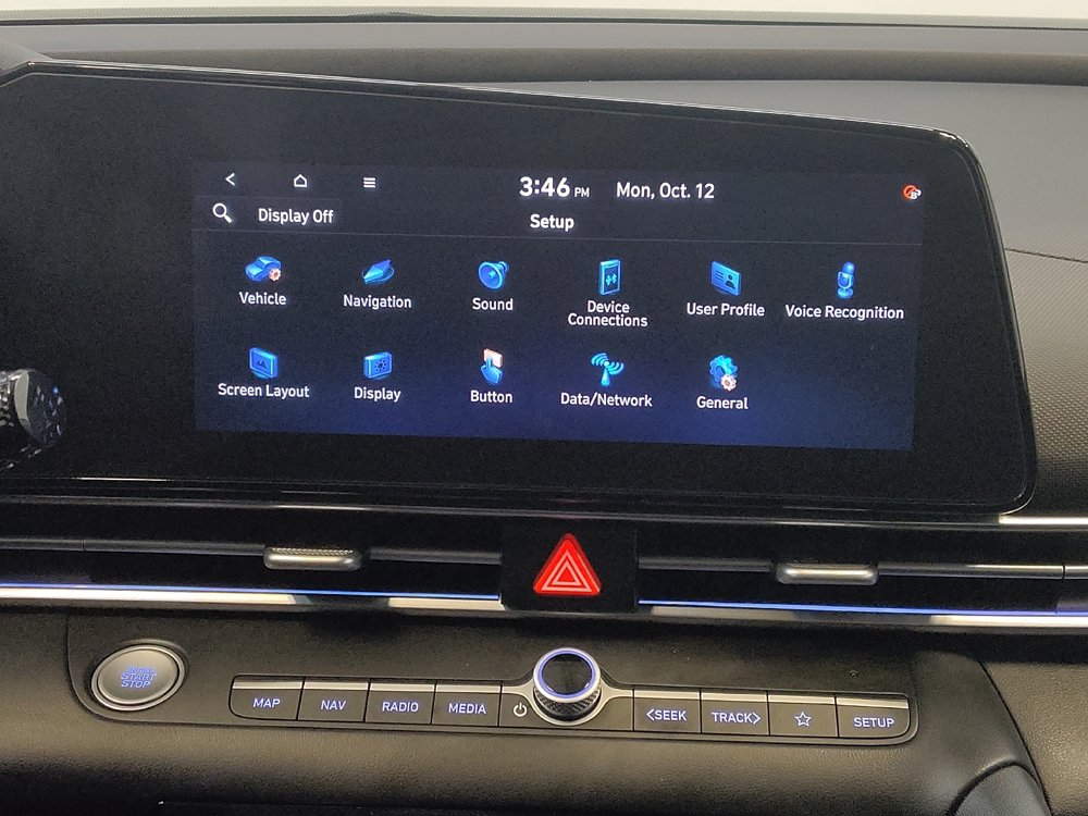 Used 2025 Hyundai Elantra Limited FWD image 25