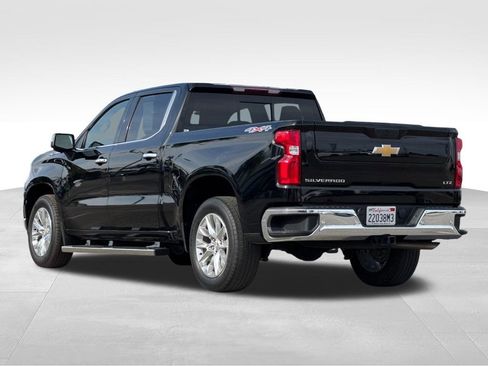 Used 2022 Chevrolet Silverado 1500 LTZ w/ LTZ Convenience Package II AWD/4WD image 3