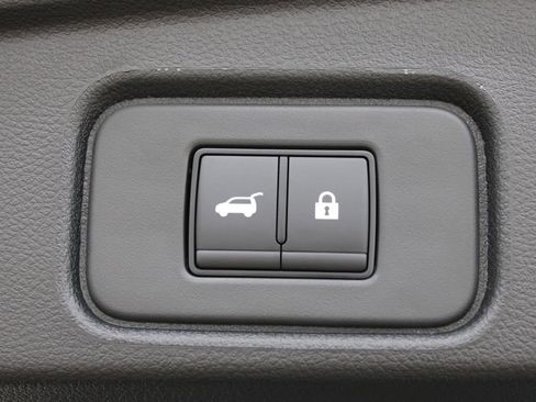 New 2026 Nissan Pathfinder Platinum FWD image 32