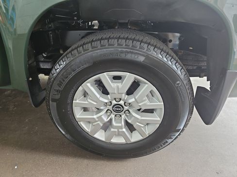 Used 2024 Nissan Frontier SV w/ SV Convenience Package image 21