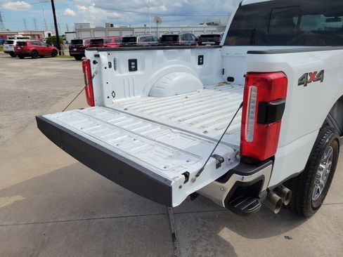 Used 2024 Ford F250 Lariat image 27
