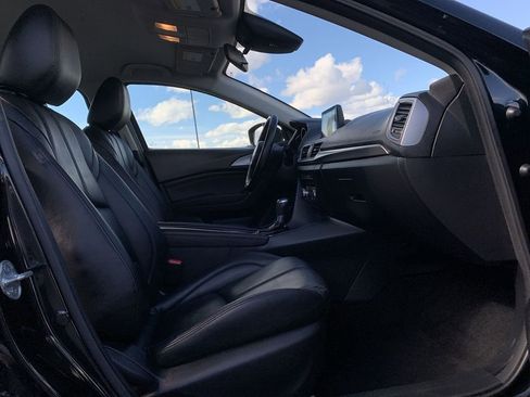 Used 2018 MAZDA MAZDA3 Touring image 29