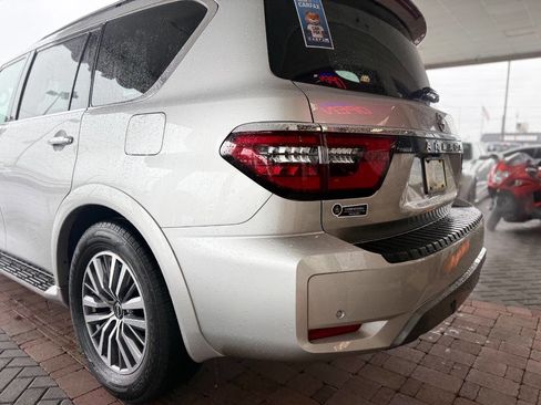 Used 2021 Nissan Armada SL w/ Captain's Chairs Package image 7