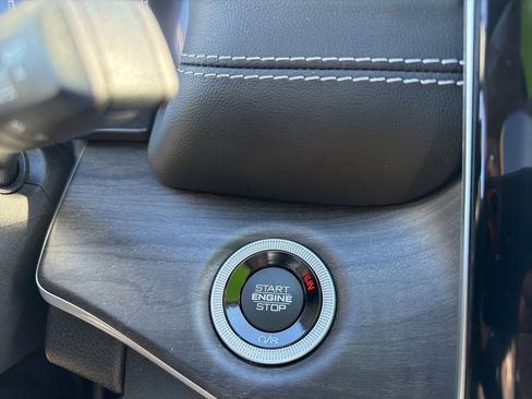 Certified 2022 Jeep Grand Cherokee Limited image 10