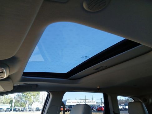 Certified 2022 Jeep Grand Cherokee Limited w/ Trailer Tow Group IV image 48