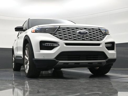 Used 2022 Ford Explorer Platinum w/ Equipment Group 601A AWD/4WD image 26