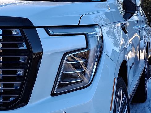 Certified 2025 GMC Yukon XL Denali Ultimate w/ LPO, Illumination Package image 7